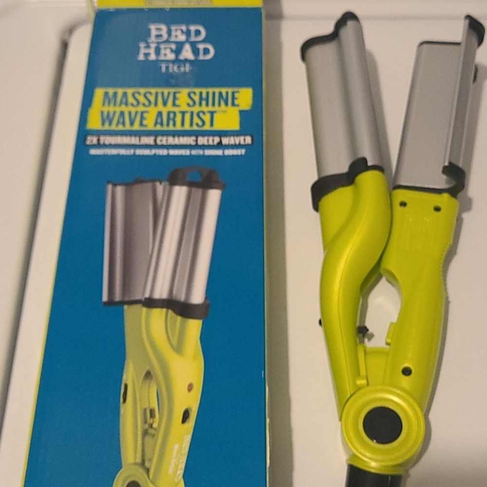 Bed Head Massive Shine Wave Artist